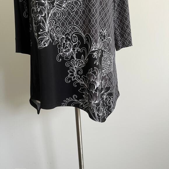 Chico's Black Floral 3/4 Sleeve Tunic Top Hankerchief Hem Chico's 0 Small - Picture 2 of 7